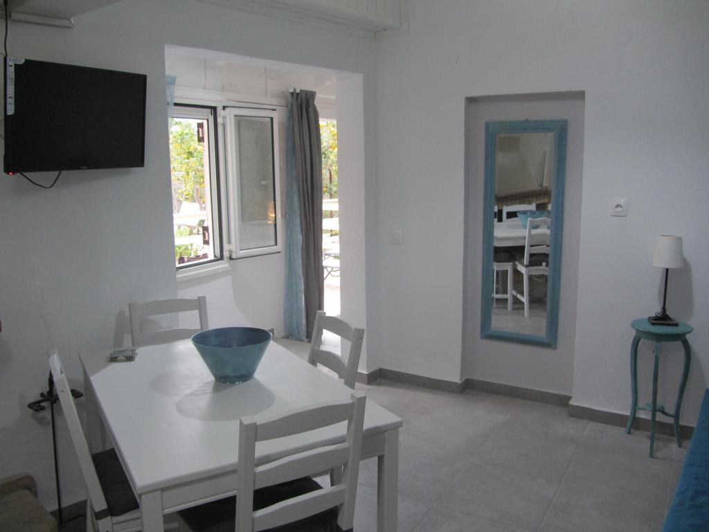Paxos Bonzai Studios Гайос Екстериор снимка