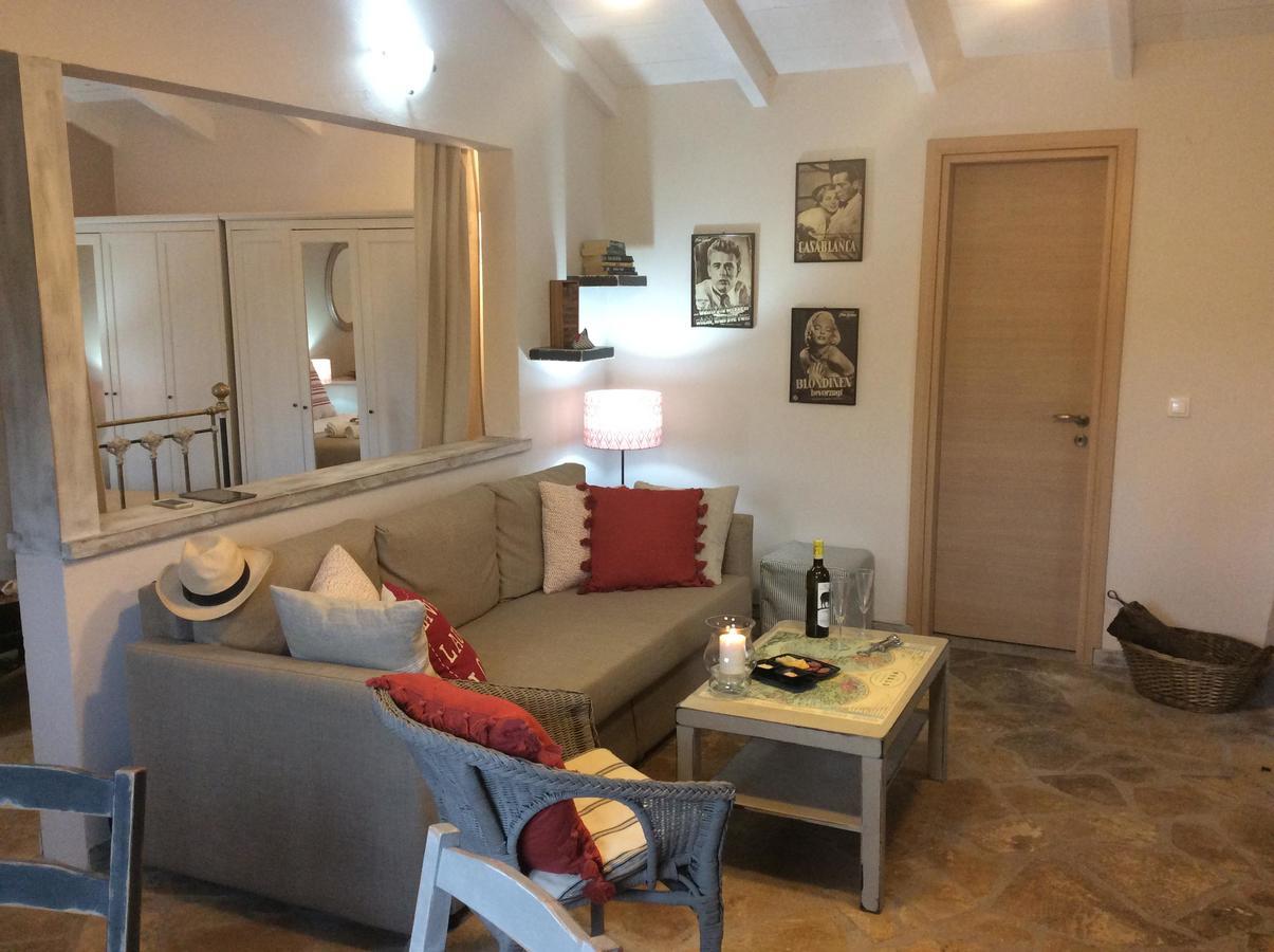 Paxos Bonzai Studios Гайос Екстериор снимка